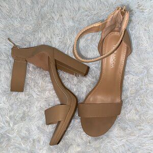 Nude Heels, Size 6
